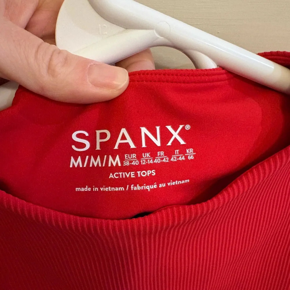 SPANX Vibrant Red Crop Top - Picture 3 of 3